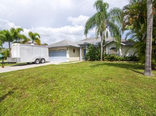 451 NW Raymond Ln, Port Saint Lucie, FL 34983