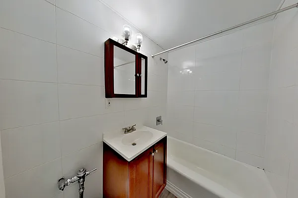 Rented by REAL New York | media 17