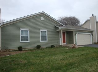 565 Independence Ave, South Elgin, IL 60177