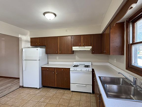 3rd image of 2702 117th Ave W #3