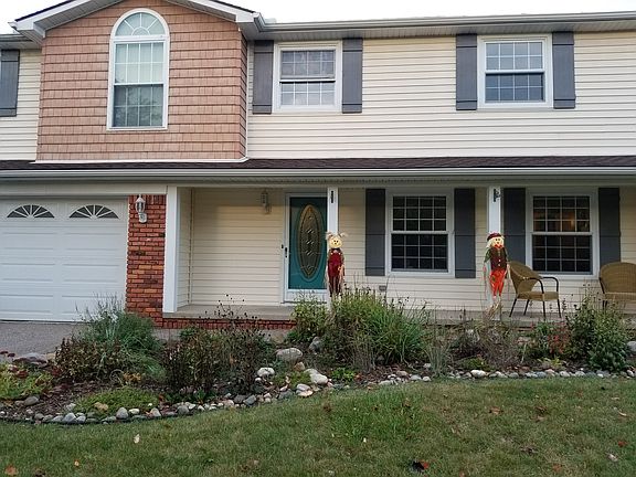 3rd image of 3606 Country View Dr