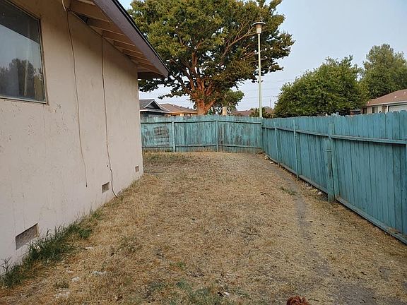 3rd image of 7849-7851 Detroit Blvd