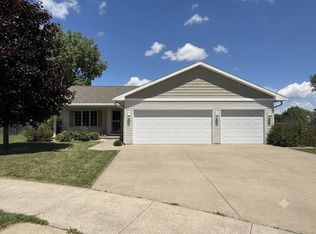 737 Konnor Ct, Omro, WI 54963