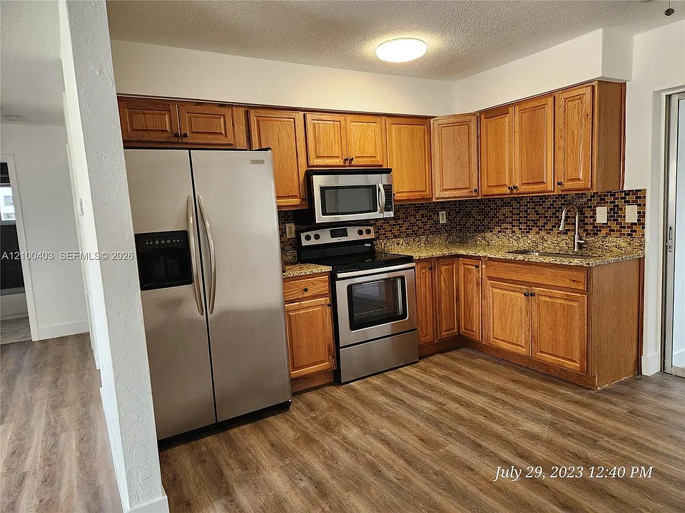 9500 NW 72nd Ct