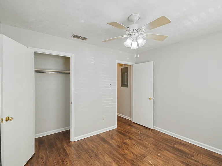 Edgewood Villas @ Midtown — Photo 8