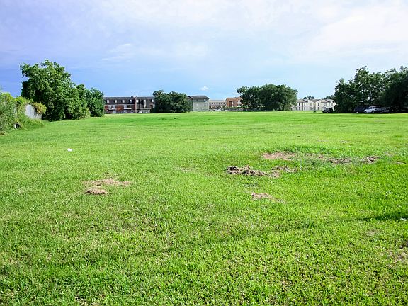 2nd image of 10250 Hayne Blvd