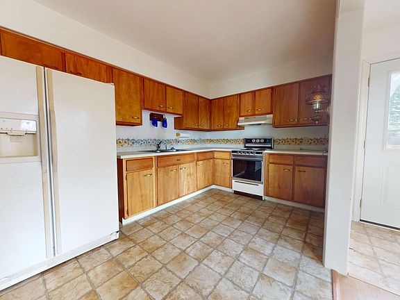 4th image of 114 Brookwood Way N #2