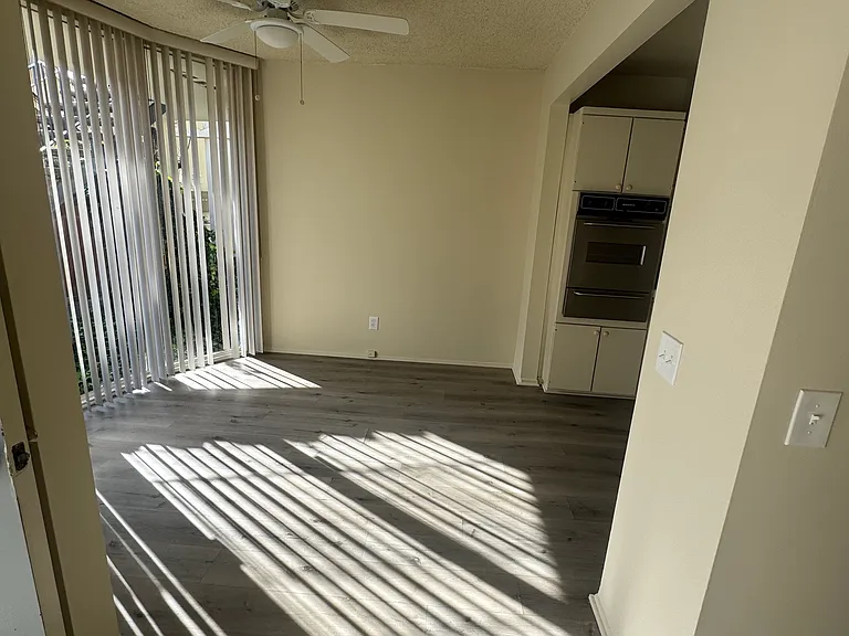 831 E Windsor Rd #8 — Photo 3