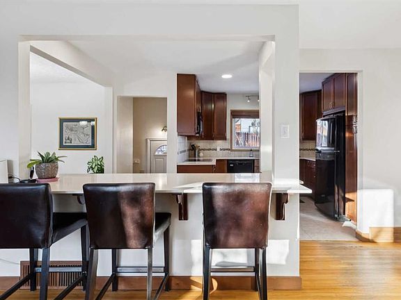 5th image of 35 E 45th St SW