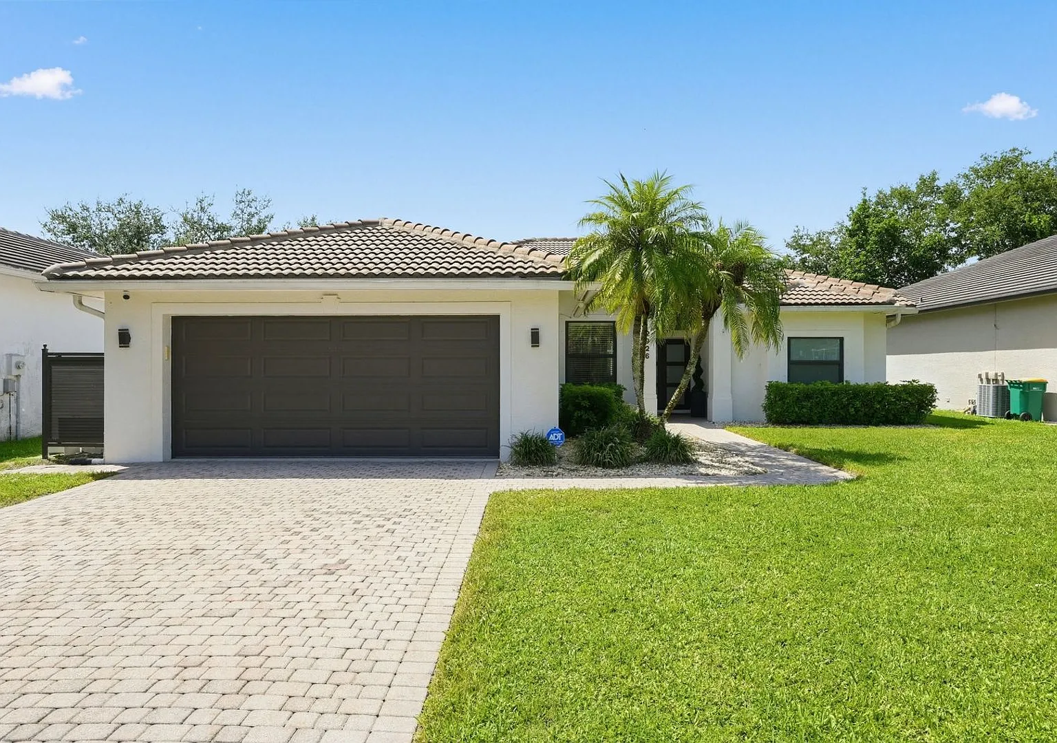 Stunning 4BR House in Naples — Photo 4