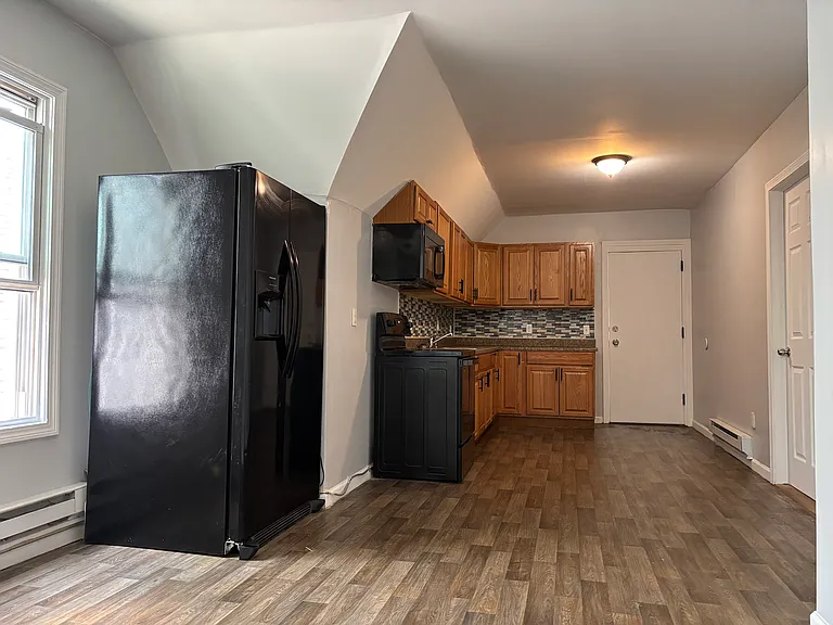 33 Walnut St #3 — Photo 5