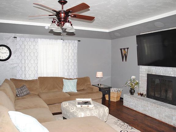 3rd image of 1317 Morton Ave