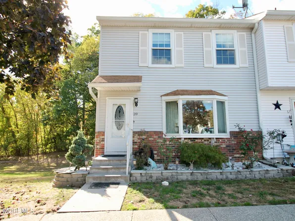 39 Renee Court, Jackson, NJ 08527