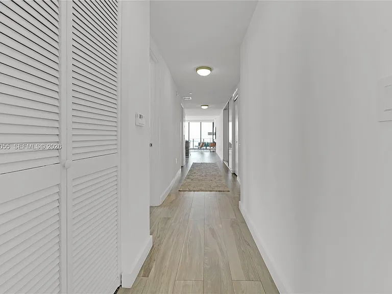 460 NE 28th St #3201 — Photo 13