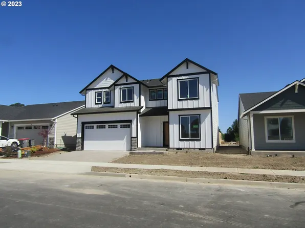 758 E Wilson St, Carlton, OR 97111
