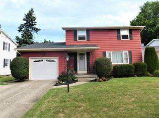 21 Briarwood Dr, Lancaster, NY 14086
