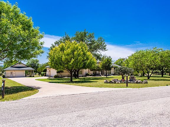 2nd image of 801 Saddle Club Dr
