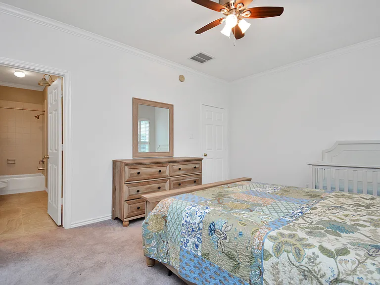 1019 Marconi St — Photo 38