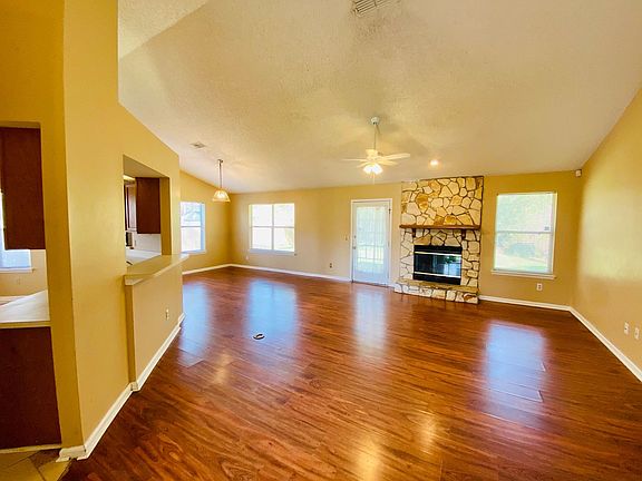 3rd image of 3409 Deerfield Pointe Dr