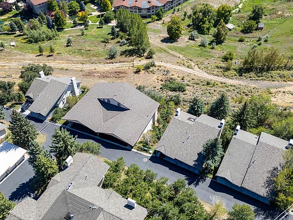 4th image of 933 Swiss Oaks Dr