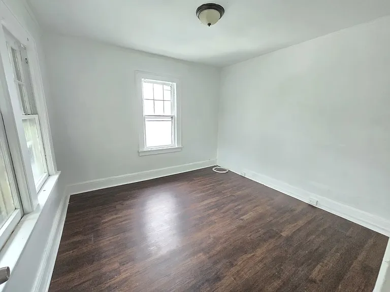 1013-1015 Prospect St #2R — Photo 8