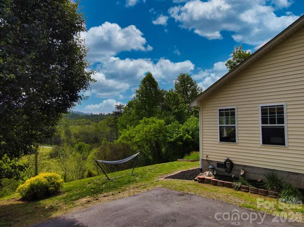 1798 New Stock Rd, Weaverville, NC 28787