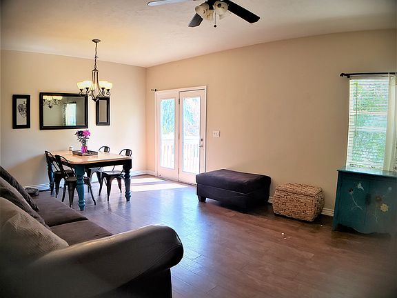 2nd image of 1549 Wynview Ln