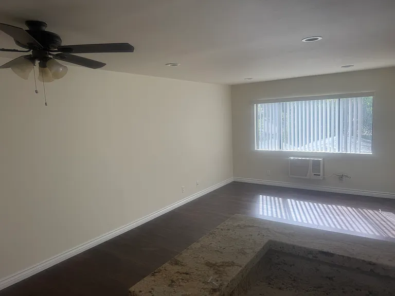 1357 Armadale Ave #1 — Photo 5