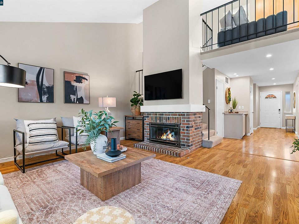 1st image of 582 La Corso Dr