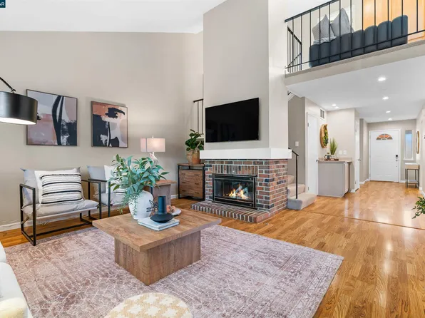 582 La Corso Dr, Walnut Creek, CA 94598