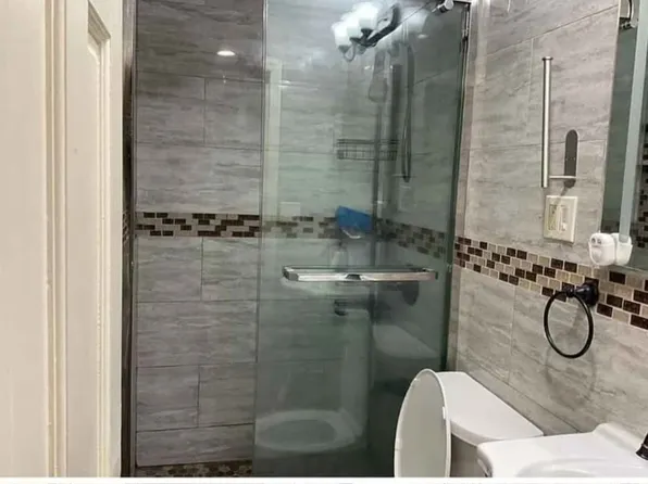 11641 190th St, Saint Albans, NY 11412