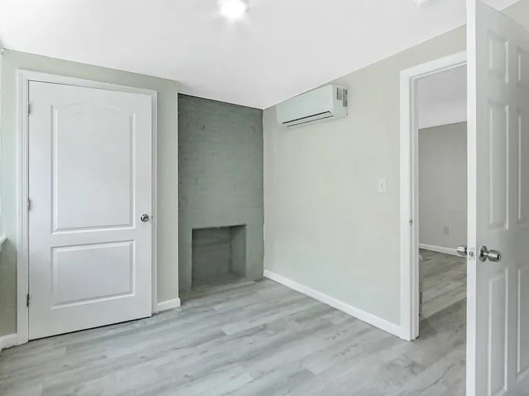136 Johnston St #1 — Photo 4