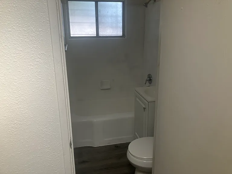 2618 Figueroa Blvd #10 — Photo 9