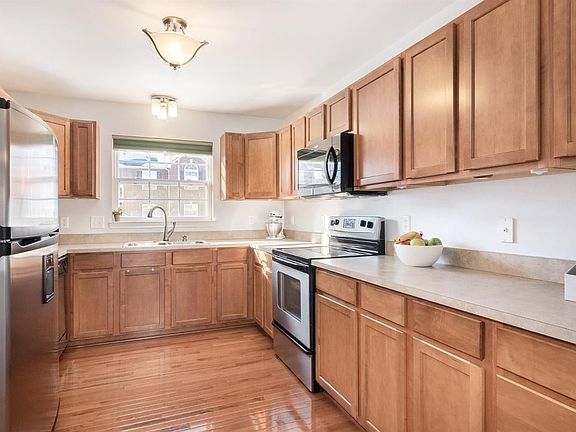 2nd image of 6306 Harlequin Ln