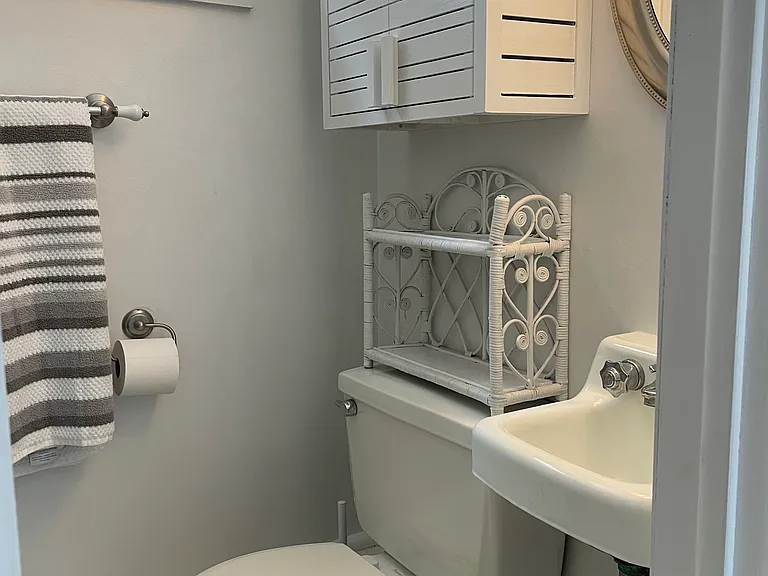 2nd fl Bath