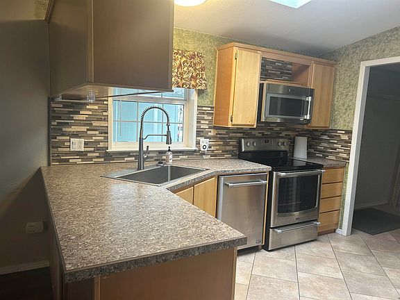 5th image of 6805-6 N Crestline St