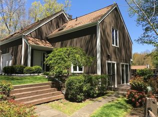 2 Timberland Pass, Chappaqua, NY 10514
