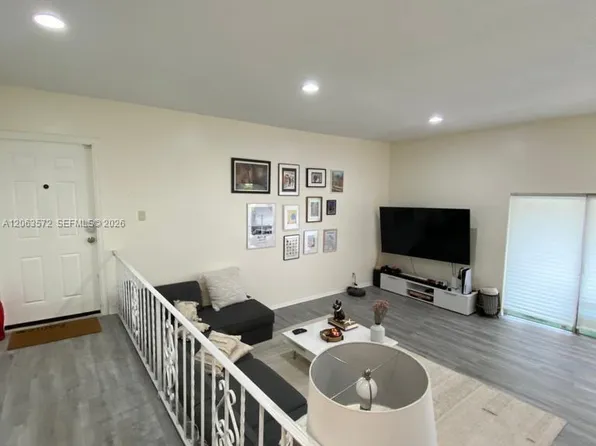 4850 SW 63rd Ter APT 331, Fort Lauderdale, FL 33314