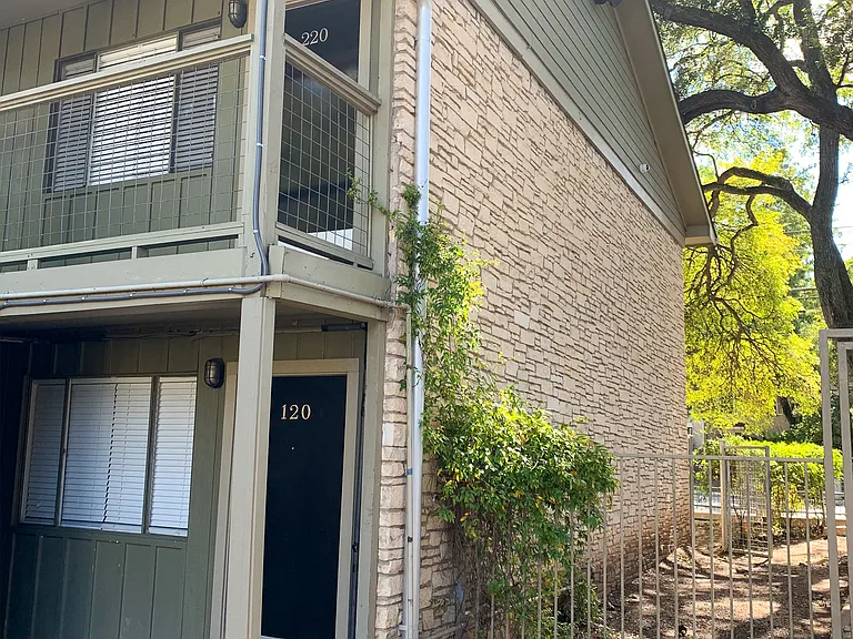 2303 E Side Dr #220 — Photo 16