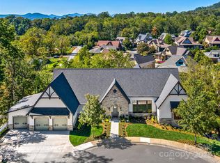 21 Evian Ct, Asheville, NC 28804