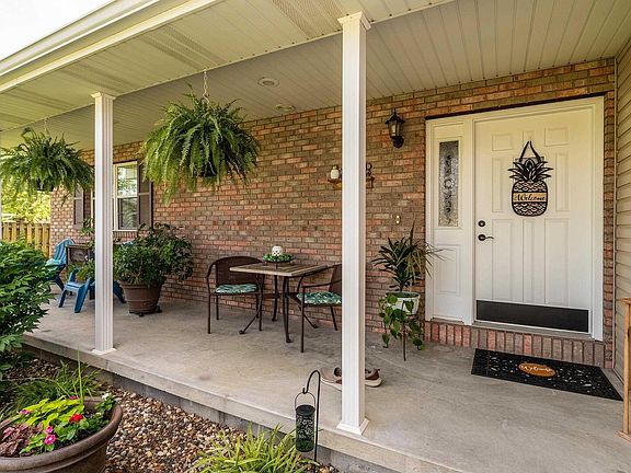 3rd image of 3021 Teakwood Ln