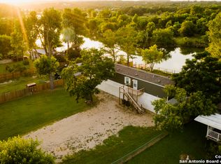 538 Lakeshore Dr S, Bandera, TX 78003