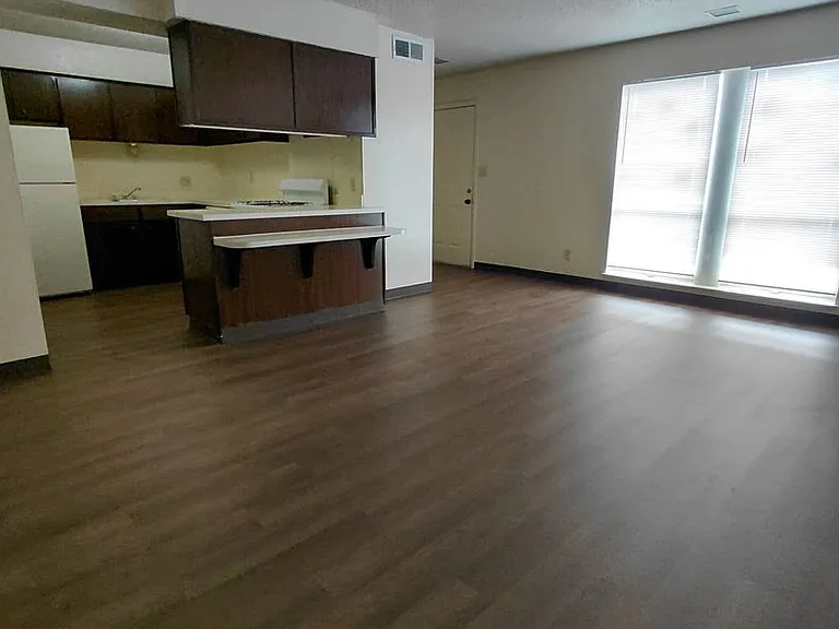 Prairie Sun Apartments — Photo 22