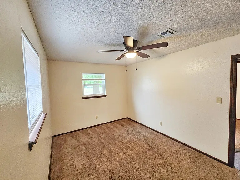 1502 Briar Meadow Rd — Photo 16