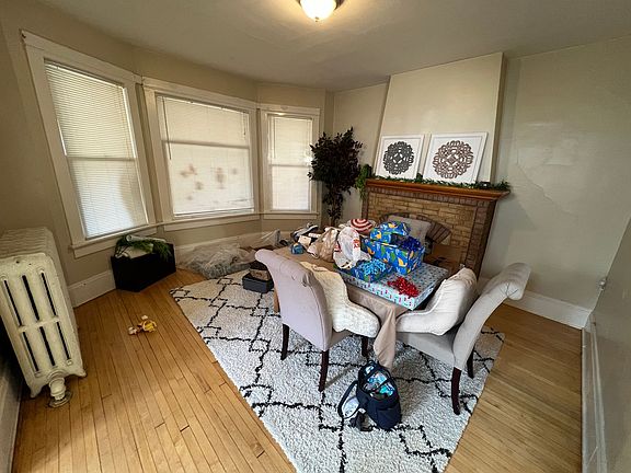4th image of 2440-46 N Weil St