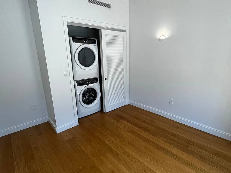 85 Gardner St #105B — Photo 4