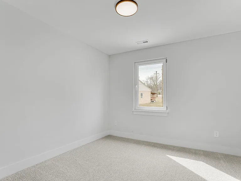 1620 Sigmon St — Photo 11