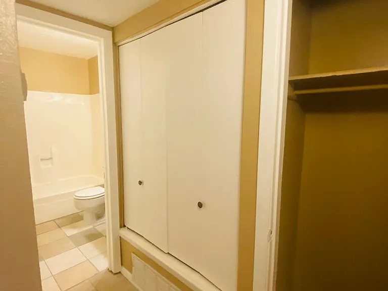 908 Foster Rd — Photo 10