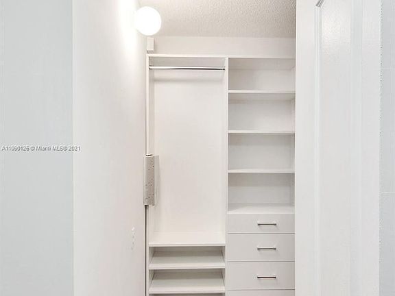 5th image of 1751 N Bayshore Dr #10G