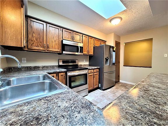 5th image of 1691 Stacy Lynn Dr